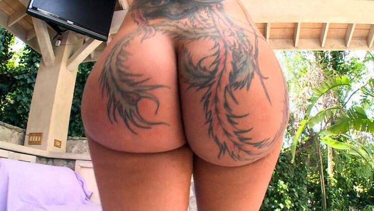 [AssParade] - Bella Bellz Shaved and Ready