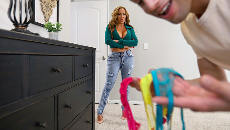 [MomsBoyToy] - Couple Sex with Blowjob and Pussy Licking - Richelle Ryan