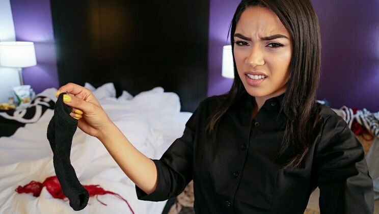 [IKnowThatGirl] -  Maid Maya Bijou Finds Sleeping Couple 