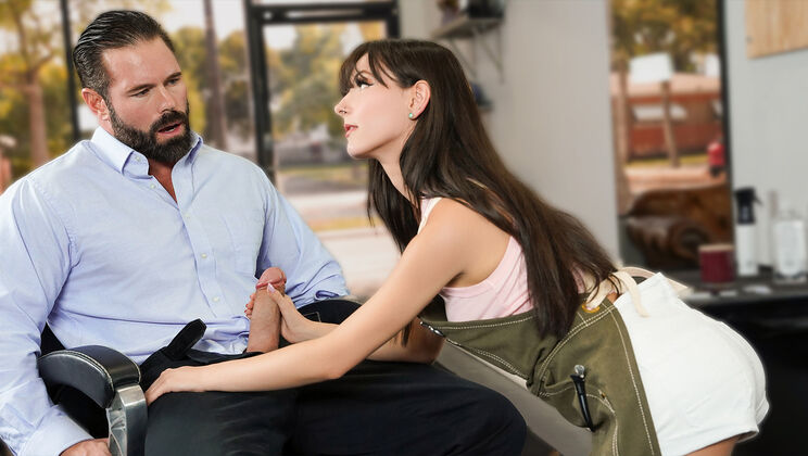 Deluxe with Serena Hill