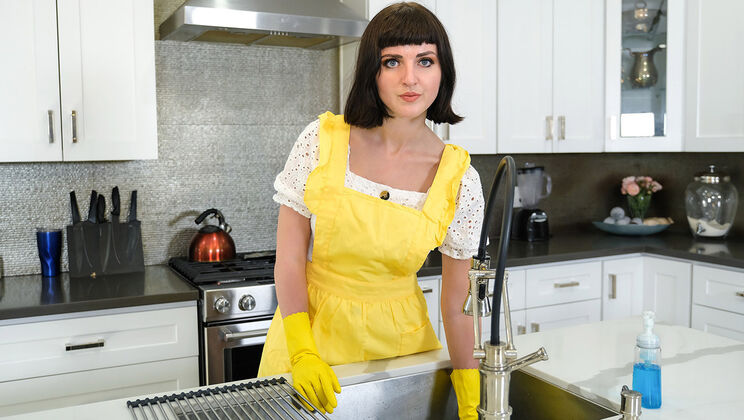 Taboo Stepmom Fucks Young College Boy