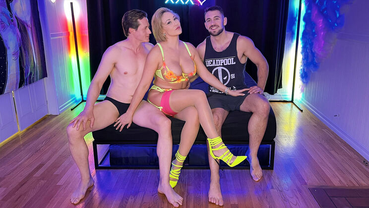 [MYLFXSeries] - Shawn Alff in a Steamy Threesome