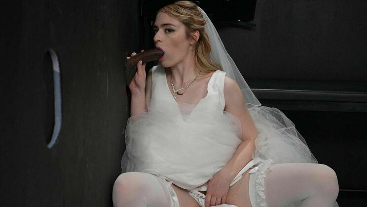 [GloryHole] - Reese Robbins Big Cock Gonzo Scene