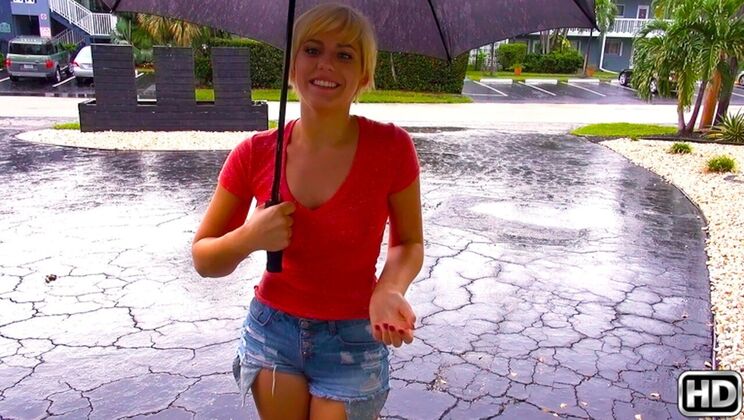 Skinny Girl Gets Facial Cumshot Outdoor