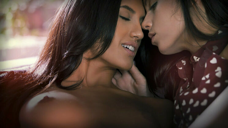 [SexArt] - Beautiful Sex: Chloe Amour and Whitney Westgate's Lesbian Encounter