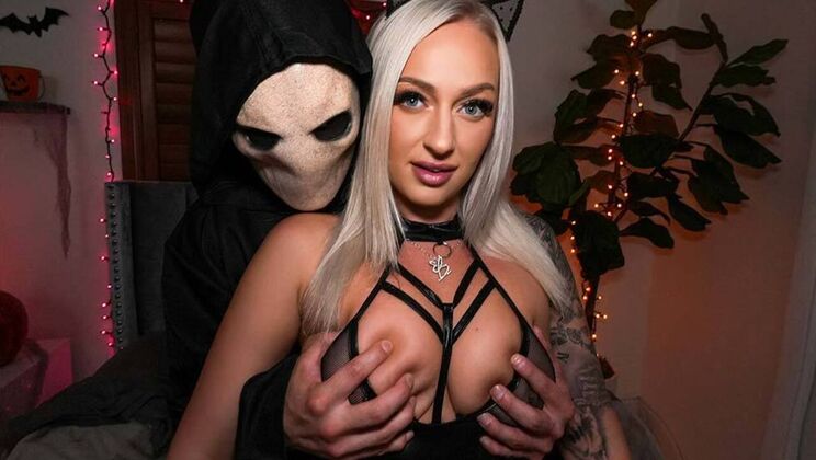 Blowjob and Cumshot with Elana Bunnz