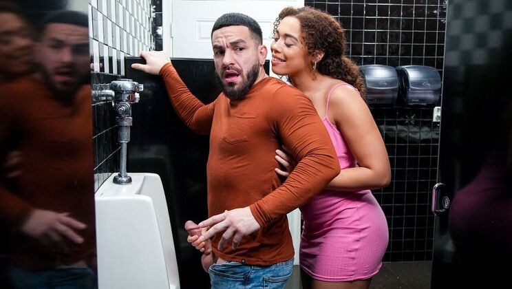 [MyPervyFamily] - Public Deepthroat Fun with Kissing - Peter Green - Willow Ryder