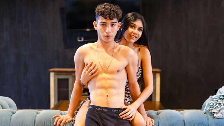 [HotGuysFuck] - Johnny Ortega Takes Reina Heart for a Romantic Encounter - Reina Heart - Johnny Ortega