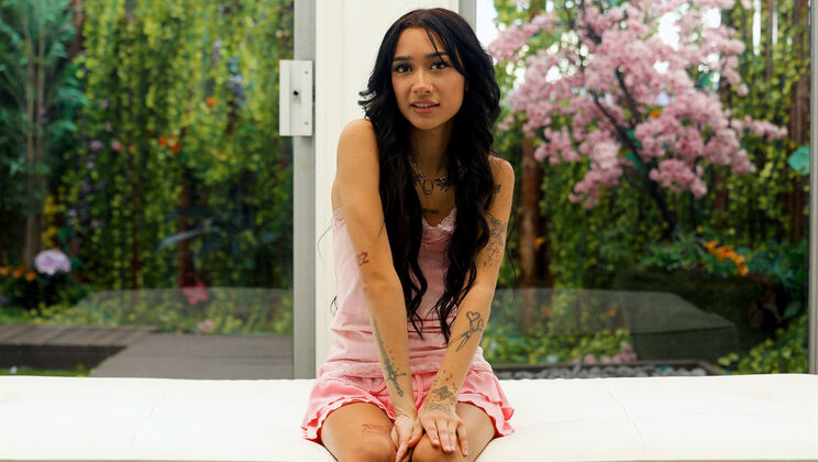 [CastingCouchHD] - Katie's Facial Fiasco