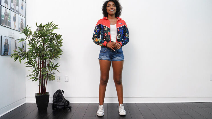 [NetVideoGirls] - Mia Performs a Handjob - Mia