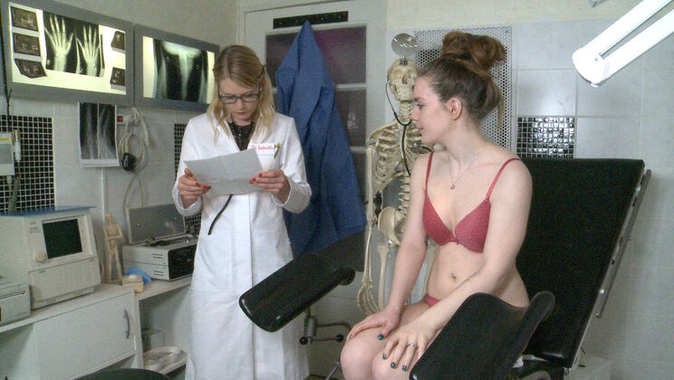 Doro & Isabella: German Girls in Erotic Lingerie