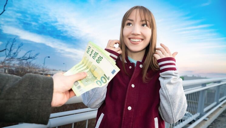 [PublicAgent] - Outdoor Blowjob and Facial for Dancing Kate - Kate Quinn - Yeri Blue