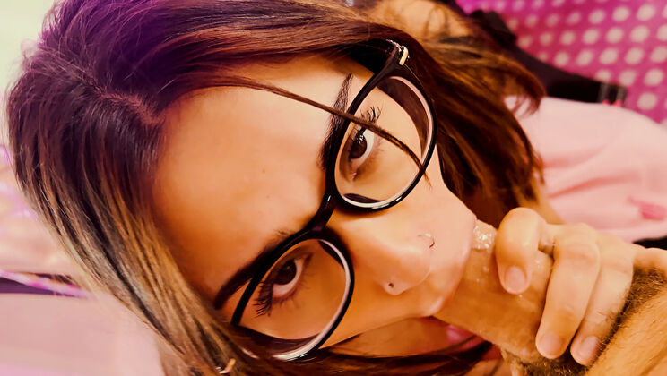 Teen cupcake Kaia Martin gets hardcore filled